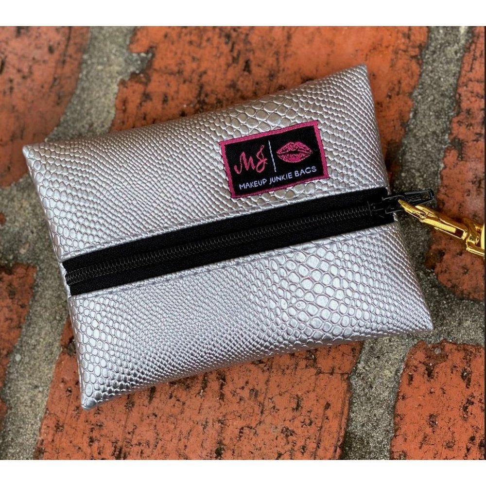 Makeup Junkie Micro  New  SILVER SERPENT ONYX